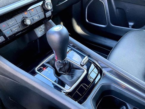 Certified 2025 Jeep Compass Latitude image 28