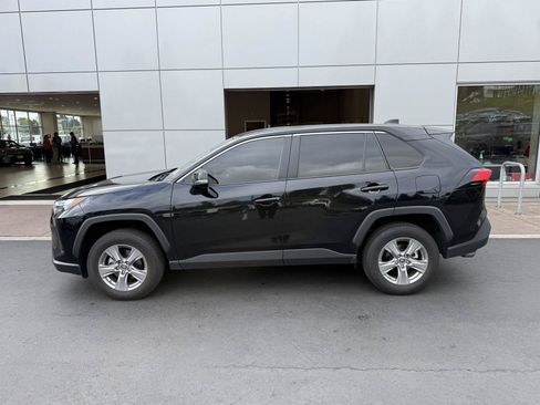 Used 2025 Toyota RAV4 LE AWD/4WD image 2