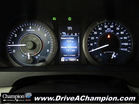 Used 2015 Toyota Sienna L image 28