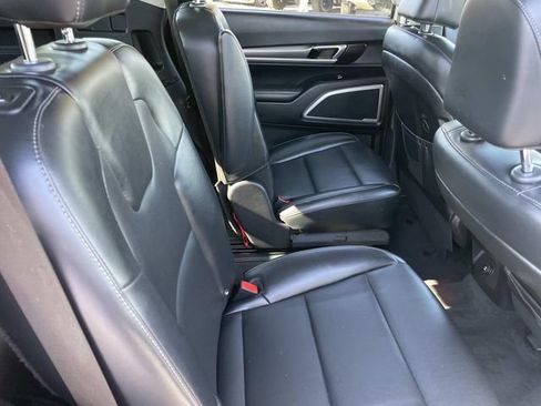 Used 2022 Kia Telluride S FWD image 34