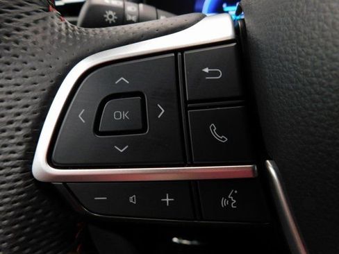 Used 2025 Toyota Sienna XSE image 40