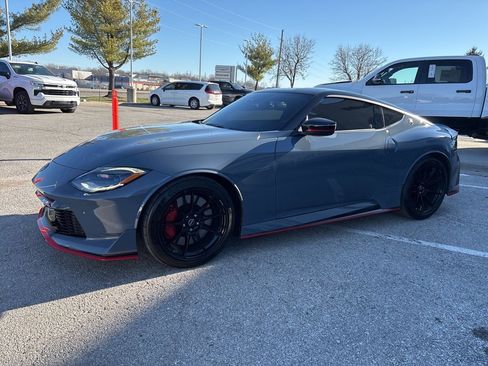 Used 2024 Nissan Z NISMO w/ Floor Mat Package image 11