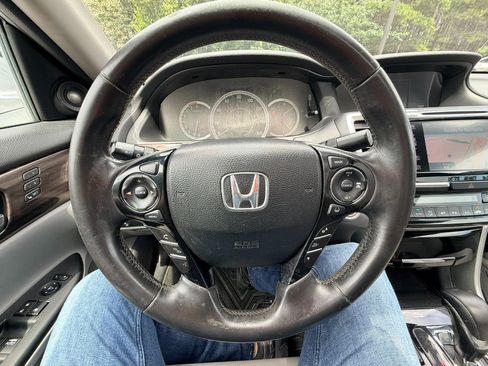Used 2017 Honda Accord EX-L image 17