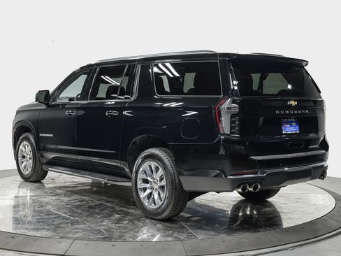Used 2025 Chevrolet Suburban Premier image 4