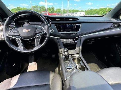 Used 2022 Cadillac XT5 Premium Luxury FWD image 7