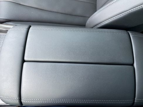 Used 2025 Genesis G80 2.5T image 23