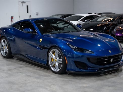 Used 2020 Ferrari Portofino RWD image 14