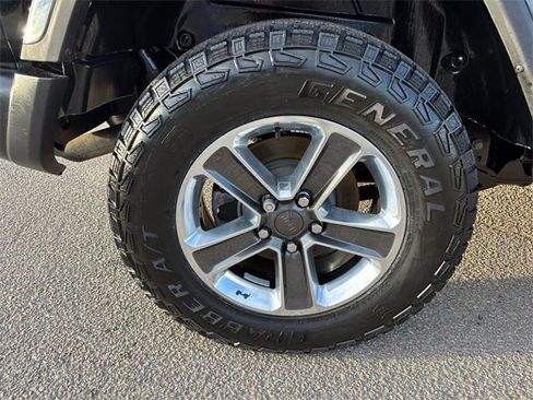 Used 2022 Jeep Wrangler Unlimited Sahara image 32