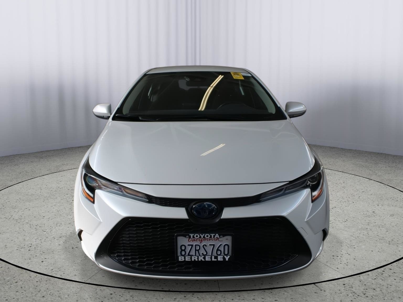 Used 2022 Toyota Corolla LE FWD image 2