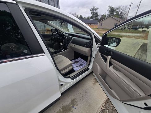 Used 2011 MAZDA CX-7 i Sport w/ Convenience Pkg image 10