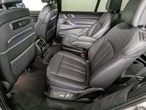 Certified 2025 BMW X7 M60i image 56