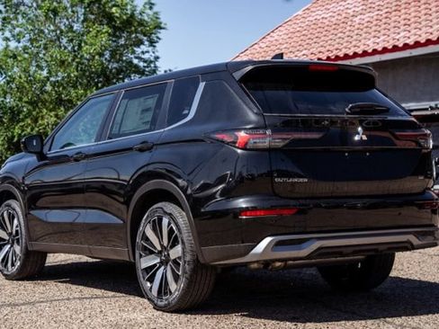 New 2026 Mitsubishi Outlander SE FWD image 6