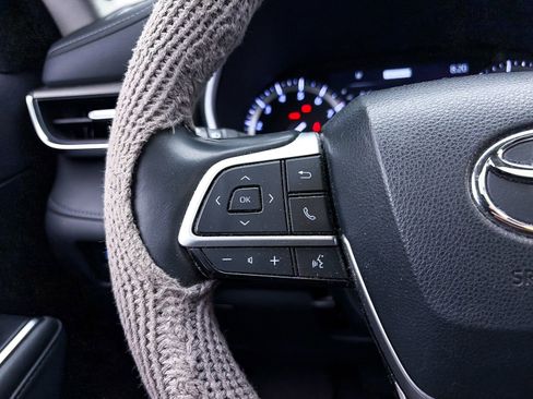 Used 2022 Toyota Highlander Limited image 32