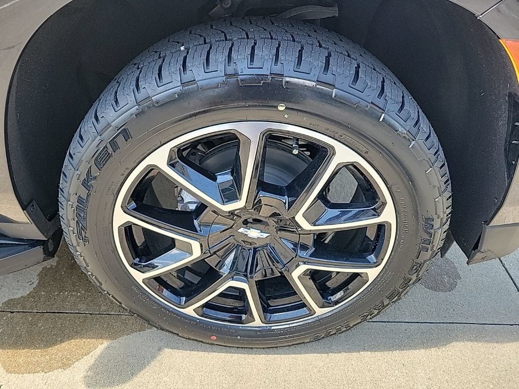 Used 2022 Chevrolet Tahoe RST w/ Sport Performance Package AWD/4WD image 35