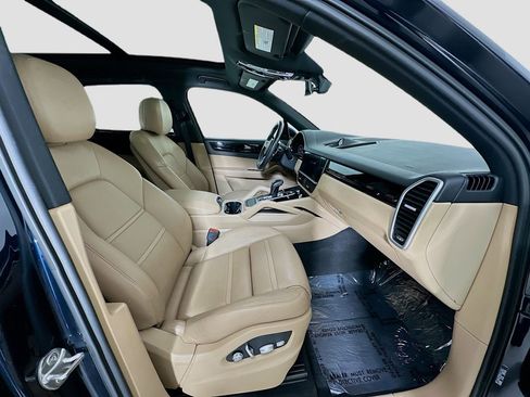 Certified 2019 Porsche Cayenne image 31