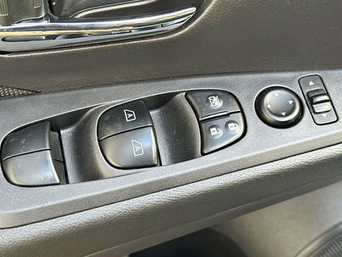 Used 2024 Nissan Kicks SV image 12