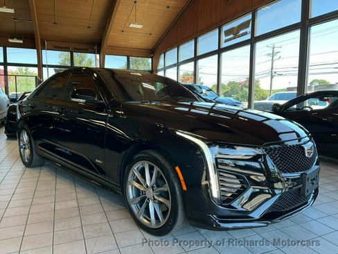 Used 2025 Cadillac CT4 V image 4