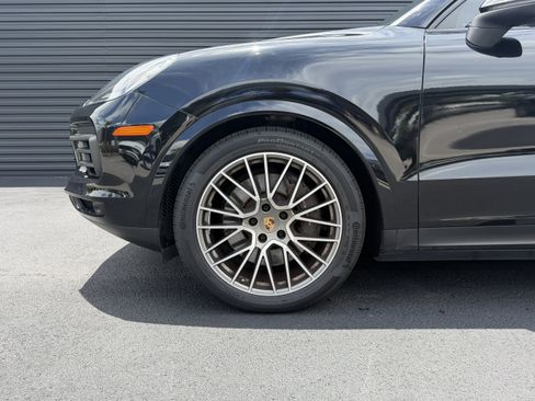 Certified 2023 Porsche Cayenne Platinum Edition AWD/4WD image 12