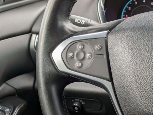 Used 2023 Chevrolet Traverse LT FWD image 18