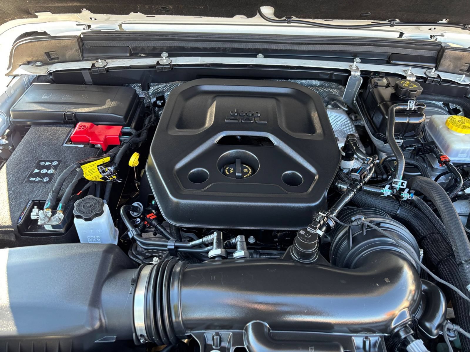 Used 2025 Jeep Wrangler Unlimited Sport AWD/4WD image 30