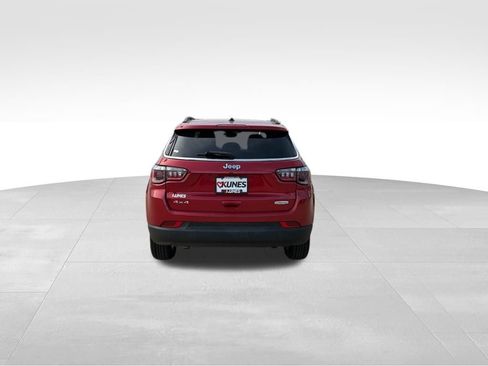 Used 2025 Jeep Compass Latitude image 10