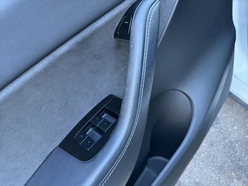 Used 2020 Tesla Model Y Performance image 21