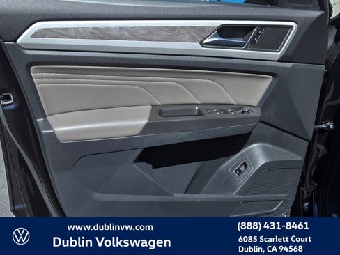 Used 2023 Volkswagen Atlas Cross Sport SE w/ Panoramic Sunroof Package FWD image 10