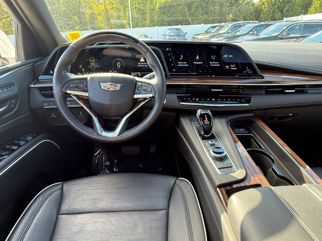 Used 2023 Cadillac Escalade Premium Luxury w/ LPO, Floor Liner Package AWD/4WD image 15