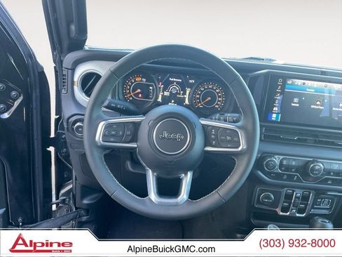 Used 2025 Jeep Wrangler Unlimited Sahara AWD/4WD image 12