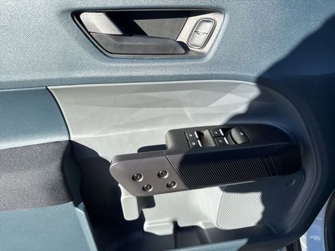 New 2025 Ford Maverick XL image 23