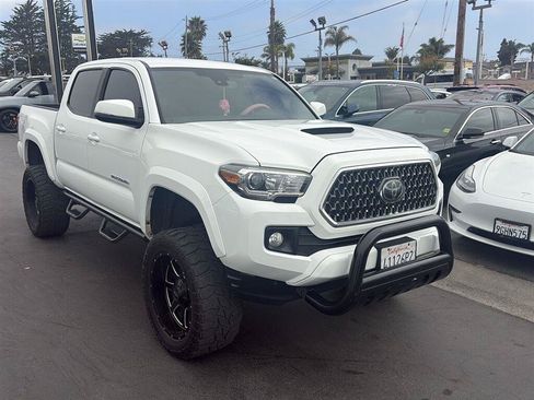 Used 2019 Toyota Tacoma TRD Sport w/ Technology Package RWD image 1