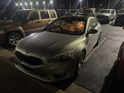 Used 2014 Kia Cadenza Premium w/ Luxury Package image 4
