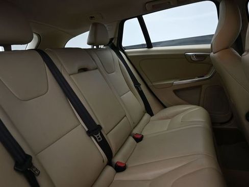 Used 2015 Volvo V60 T5 Premier Plus FWD image 11