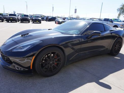 Used 2017 Chevrolet Corvette Stingray w/ 2LT Preferred Equipment Group image 3