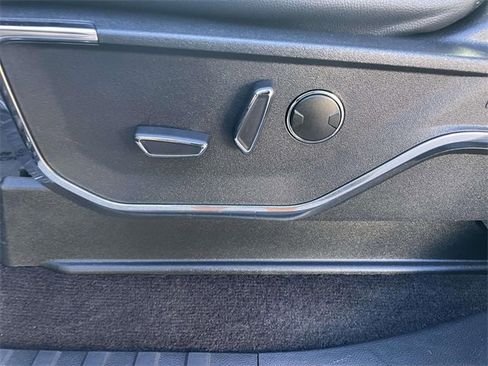 Used 2022 Ford F150 Lariat w/ Equipment Group 502A High image 12