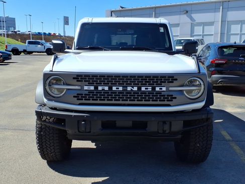 Used 2025 Ford Bronco Badlands image 6