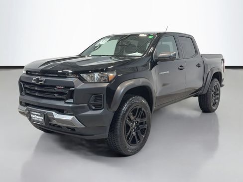 Used 2024 Chevrolet Colorado Trail Boss w/ Advanced Trailering Package AWD/4WD image 5