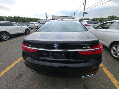 Used 2019 BMW 740i xDrive AWD/4WD image 7
