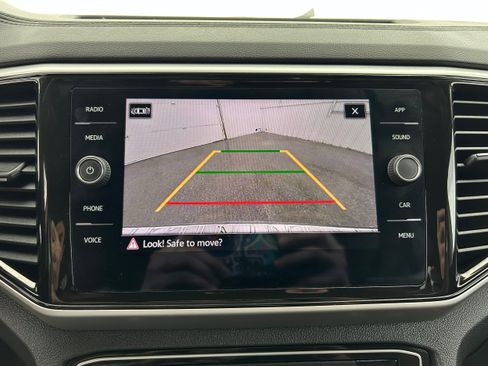 Used 2023 Volkswagen Atlas SE AWD/4WD image 8