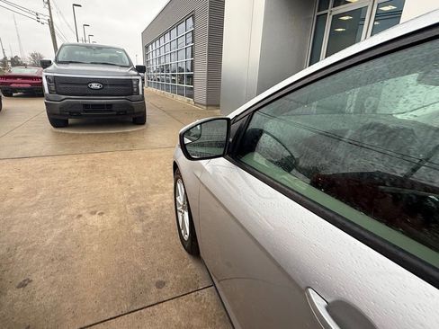 Used 2015 Ford Focus SE image 19