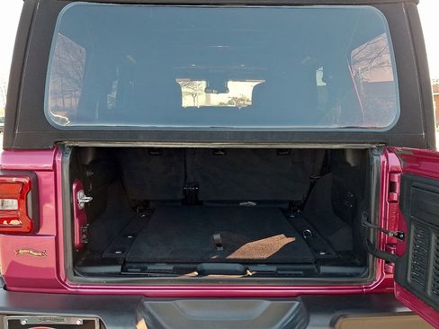 Used 2024 Jeep Wrangler Sahara w/ Safety Group image 27