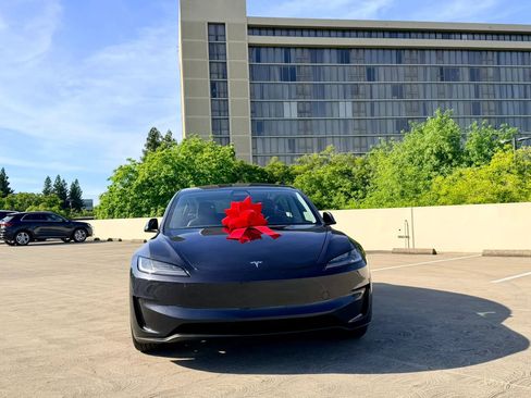 Used 2025 Tesla Model 3 Long Range RWD image 15