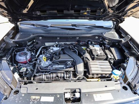 New 2026 Volkswagen Taos SE FWD image 31