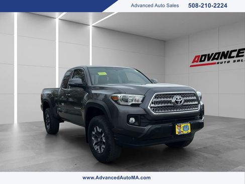 Used 2017 Toyota Tacoma TRD Off-Road w/ Tow Package AWD/4WD image 1