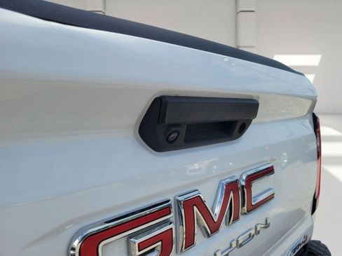 Used 2023 GMC Canyon AT4 w/ AT4 Premium Package AWD/4WD image 5