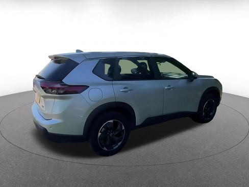 Used 2025 Nissan Rogue SV AWD/4WD image 14