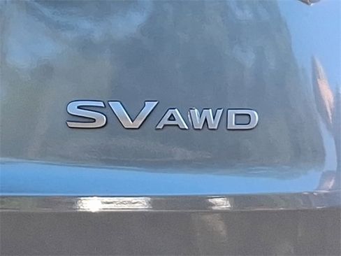 Used 2024 Nissan Rogue SV image 31