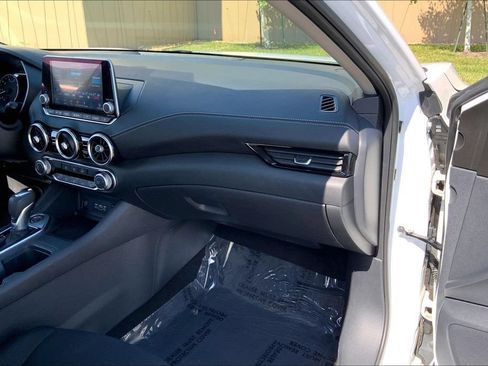 Used 2024 Nissan Sentra SV FWD image 16