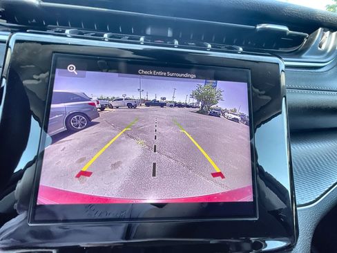 Used 2024 Jeep Grand Cherokee Laredo RWD image 14