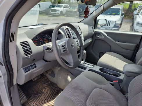 Used 2018 Nissan Frontier SV image 14